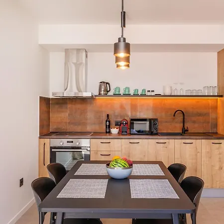Apartment Blacksmith By Duhomes