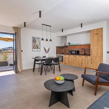 Apartment Blacksmith By Duhomes *