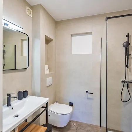 Apartment Blacksmith By Duhomes *